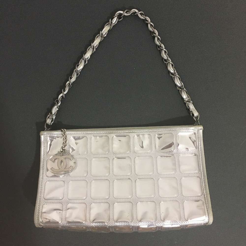 CHANEL Ice Cube Shoulder-Bag Pochette